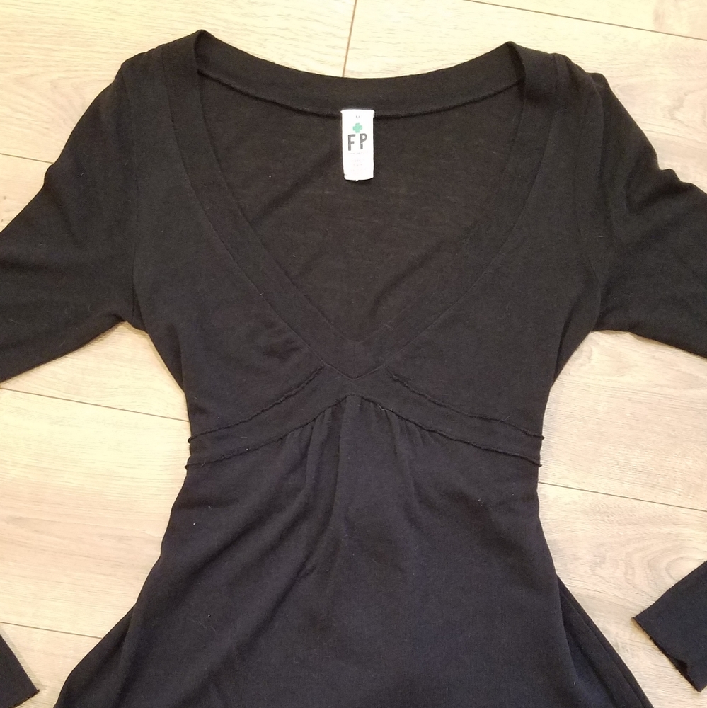 Free People Deep VNeck Long Sleeve Top Black {Med} - Picture 2 of 11